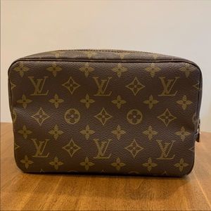 Authentic Louis Vuitton Trousse 23